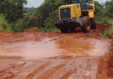 PREFEITURA DE GURINHATÃ SEGUE TRABALHANDO NA ZONA RURAL DO MUNICÍPIO